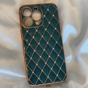 iPhone 13 max phone case
